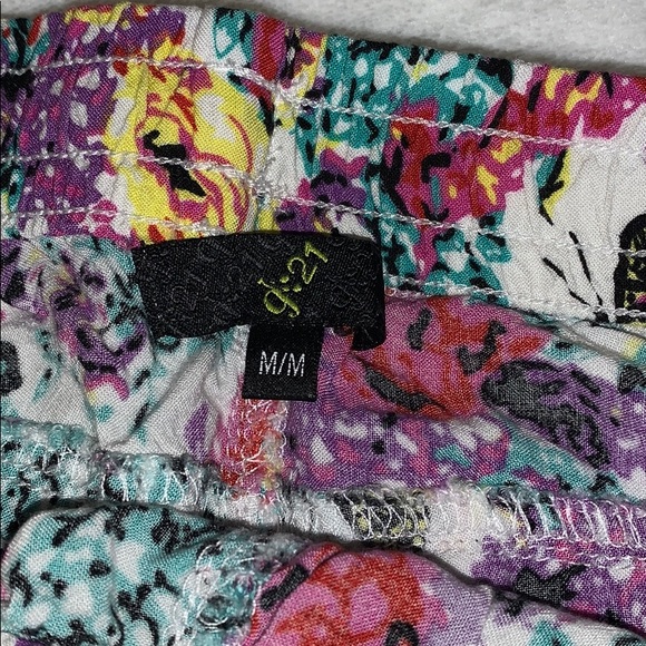 Floral and butterfly shorts! *LIKE NEW* - Picture 3 of 3